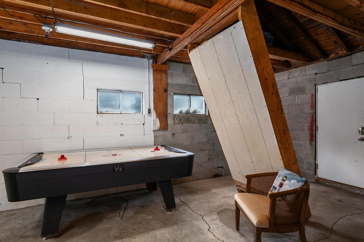 Pet-Friendly Cabin With Dock, Firepit, Bbq Newaygo 외부 사진