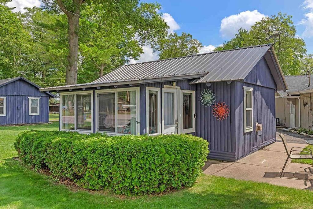 Pet-Friendly Cabin With Dock, Firepit, Bbq Newaygo 외부 사진
