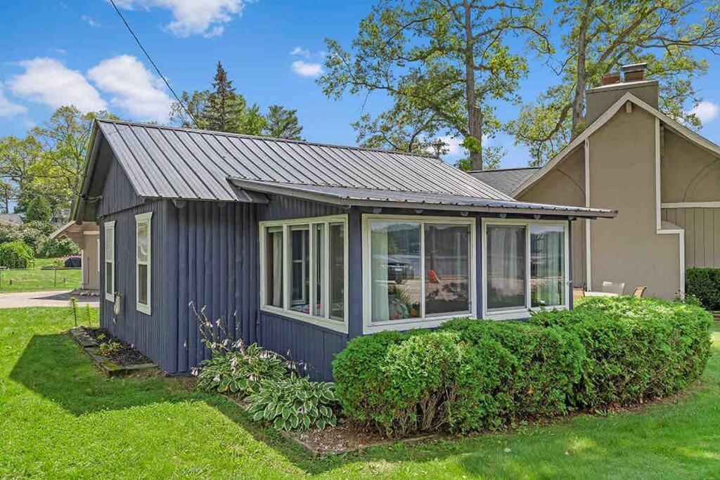 Pet-Friendly Cabin With Dock, Firepit, Bbq Newaygo 외부 사진