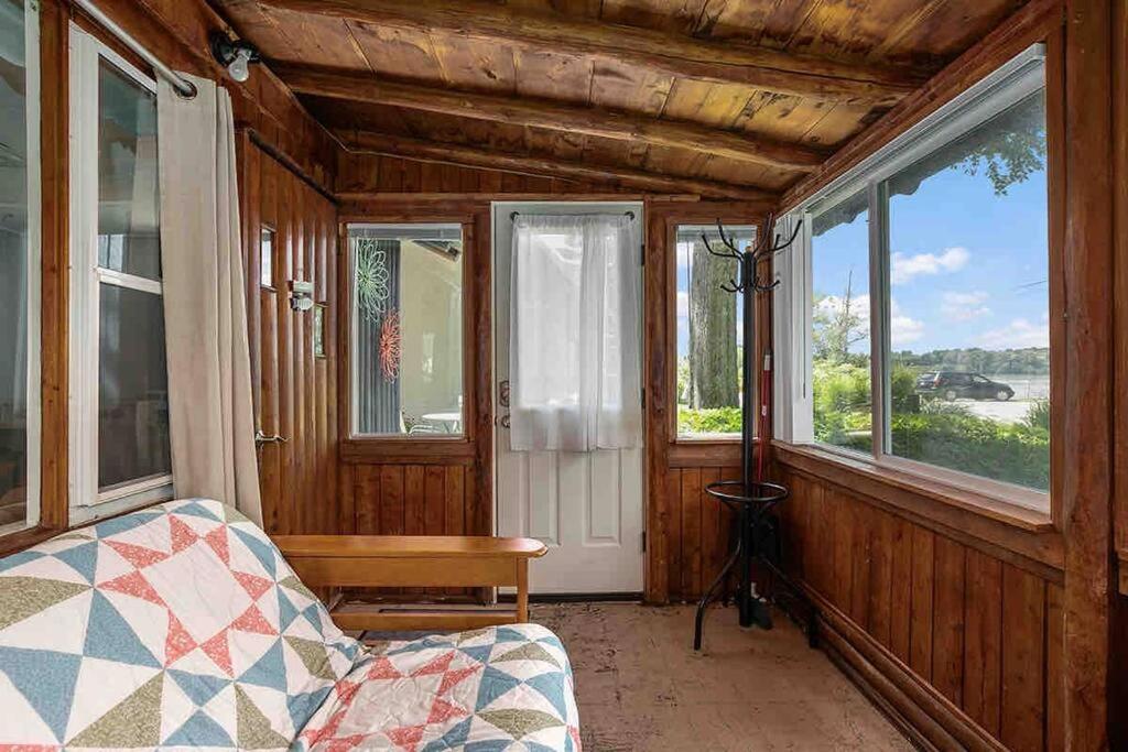 Pet-Friendly Cabin With Dock, Firepit, Bbq Newaygo 외부 사진